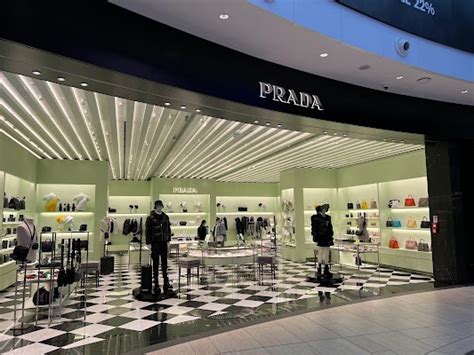 Prada Roma: negozi e punti vendita Prada Roma, rivenditori Prada.